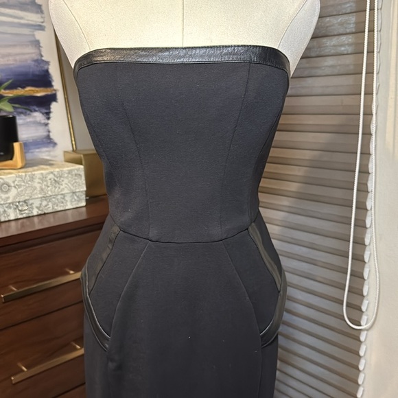 Guess by Marciano Brittney Bustier Ponte Knit Dress w/Leather Accents. Size 6 - Picture 4 of 8